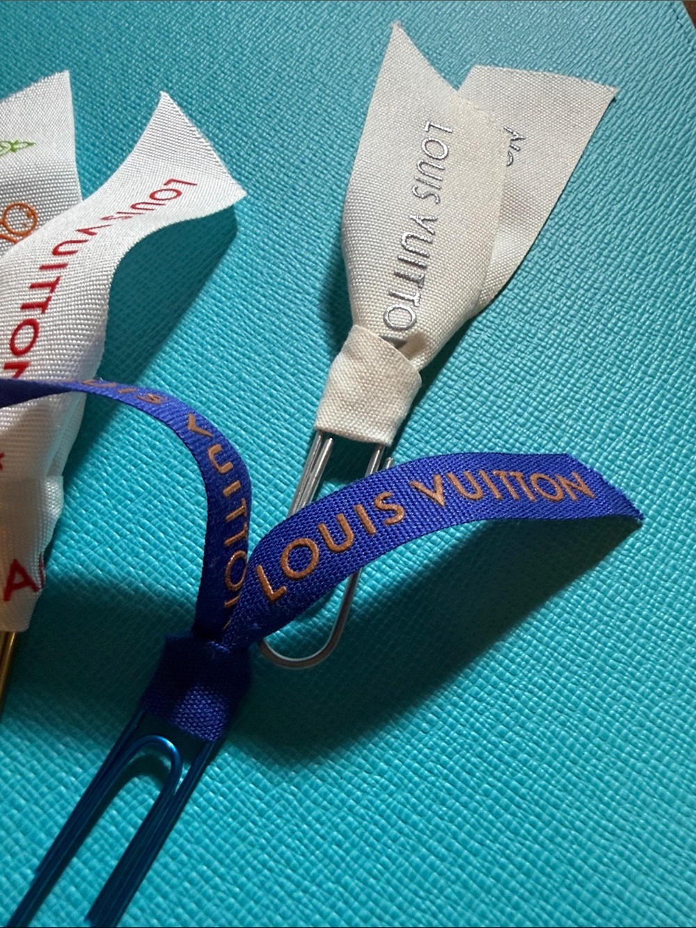 Louis Vuitton Ribbon Bookmarks - Picture 3 of 3